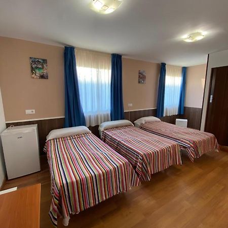 Hostal Urpi-Oklahoma Reus Exteriér fotografie