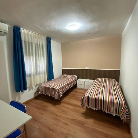 Hostal Urpi-Oklahoma Reus Exteriér fotografie