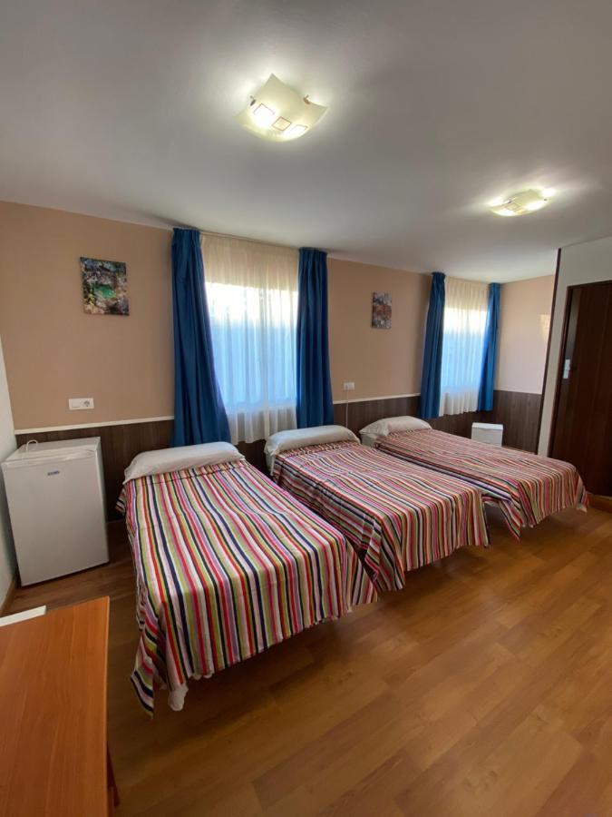 Hostal Urpi-Oklahoma Reus Exteriér fotografie